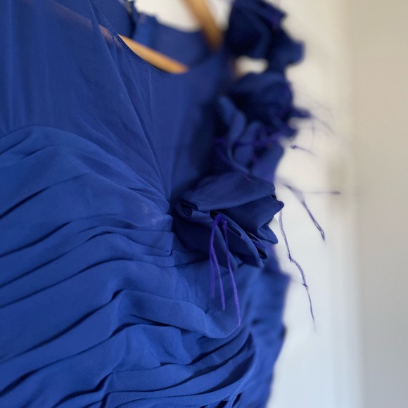 Ruched Prom dress/ Gown - Picture 5 of 7